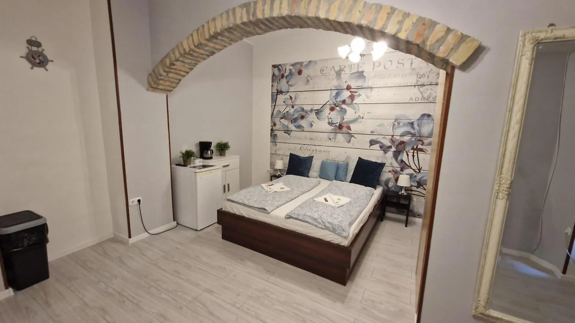 Apartman Millionrosesvintage Apartmanhotel Vaci Street Free Airconditioner And Coffee Budapest