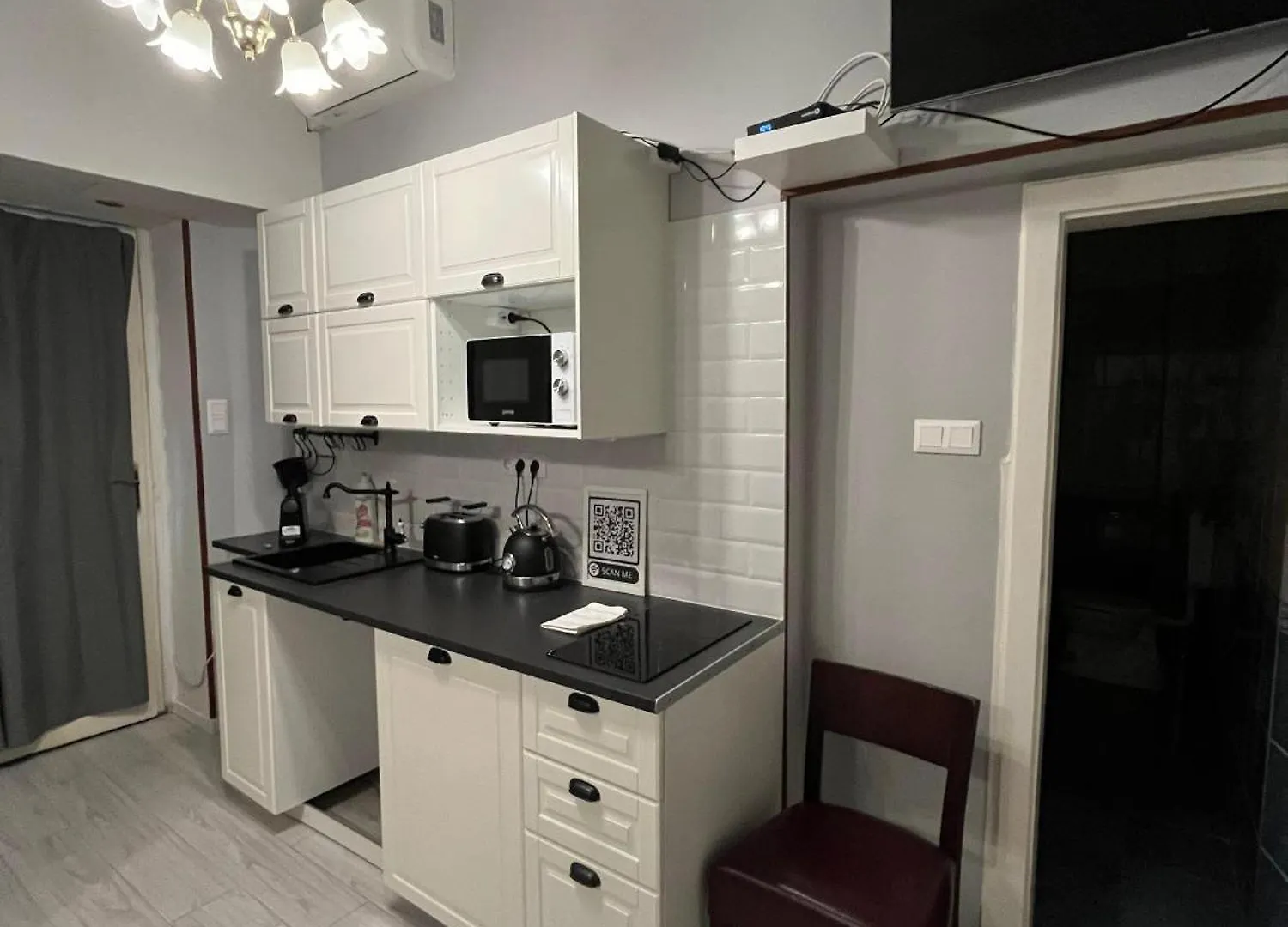 Millionrosesvintage Apartmanhotel Vaci Street Free Airconditioner And Coffee Budapest