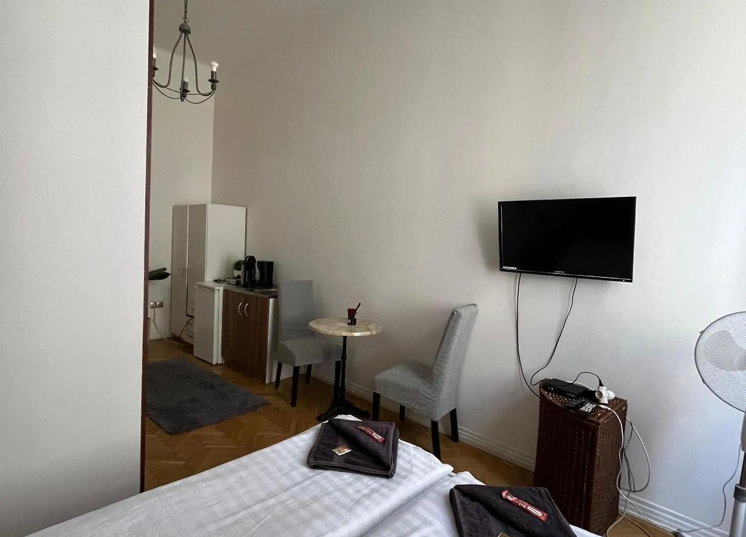 Millionrosesvintage Apartmanhotel Vaci Street Free Airconditioner And Coffee Budapest Apartman