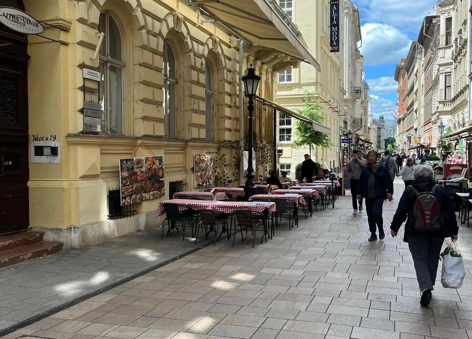 Millionrosesvintage Apartmanhotel Vaci Street Free Airconditioner And Coffee Budapest 0*,  Magyarország