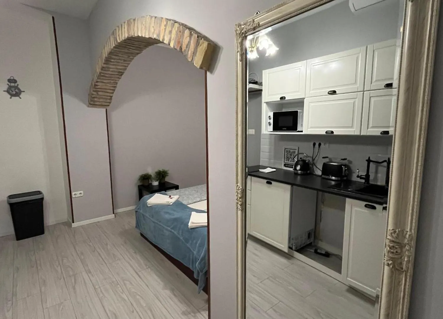 Millionrosesvintage Apartmanhotel Vaci Street Free Airconditioner And Coffee Budapest