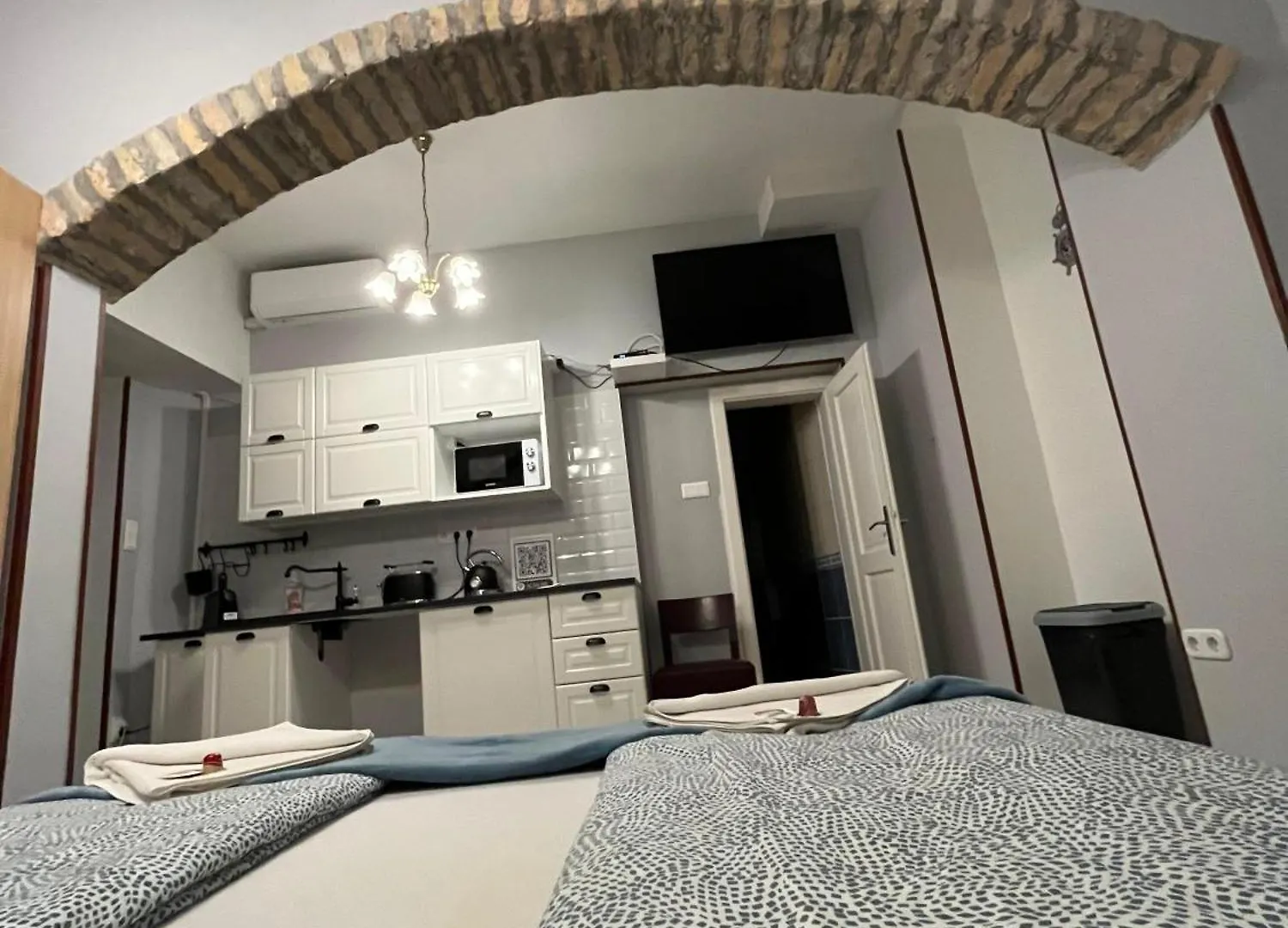 Millionrosesvintage Apartmanhotel Vaci Street Free Airconditioner And Coffee Budapest Apartman