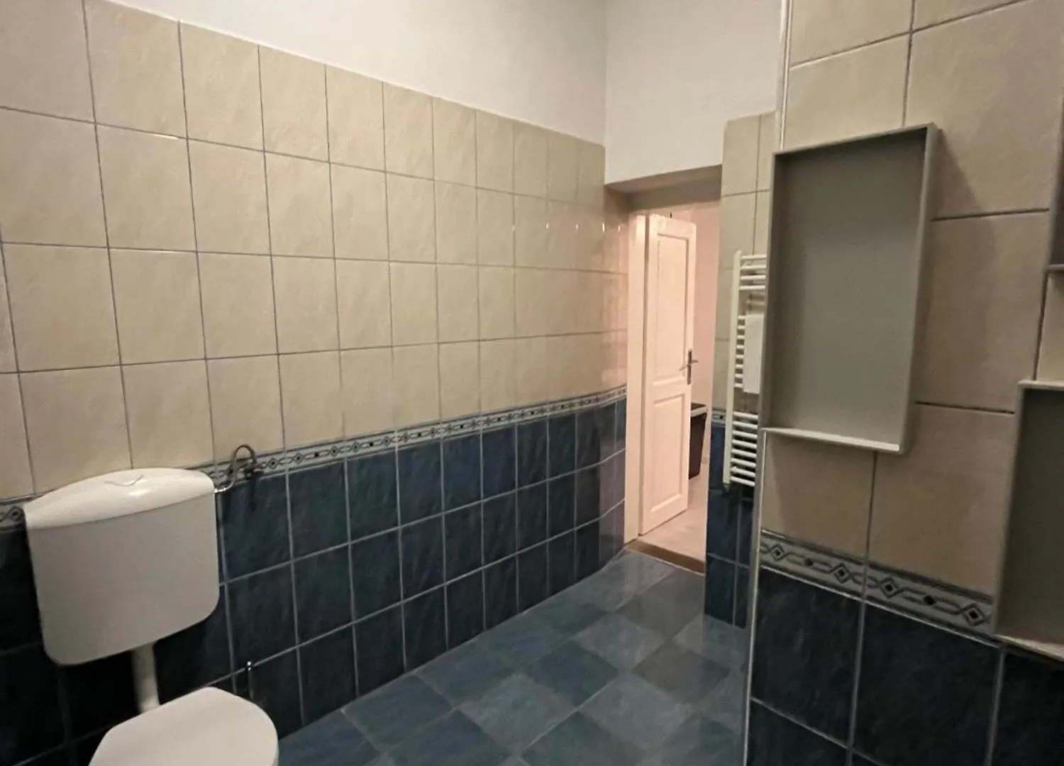 Millionrosesvintage Apartmanhotel Vaci Street Free Airconditioner And Coffee Budapest